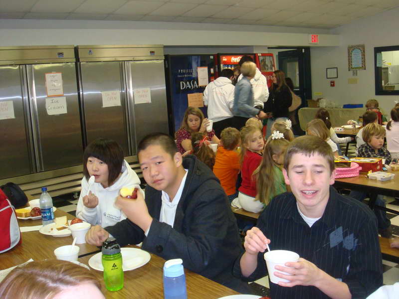 午餐时间--09年赴美冬令营